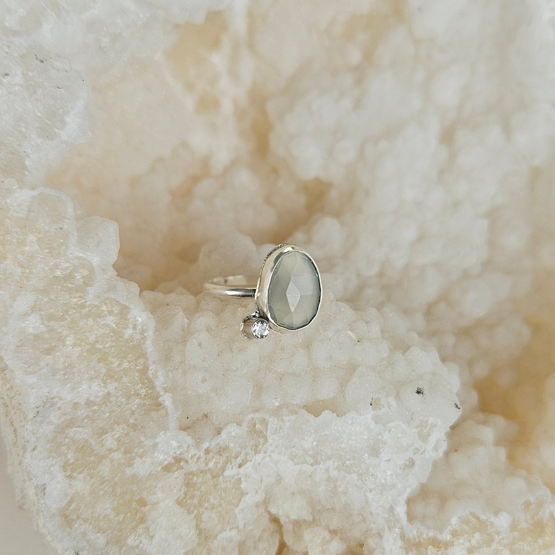 Bague_bague fine_argent_pierre de lune_moonstone_pierre_topaze_blanche