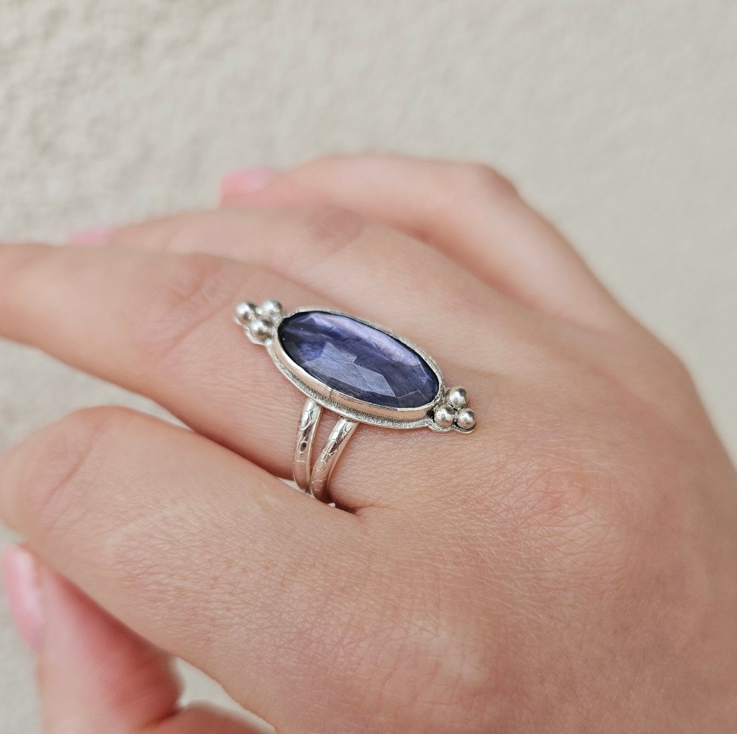 bague iolite, bijoux iolite, pierre fine iolite, bague argent, bijoux argent, création argent
