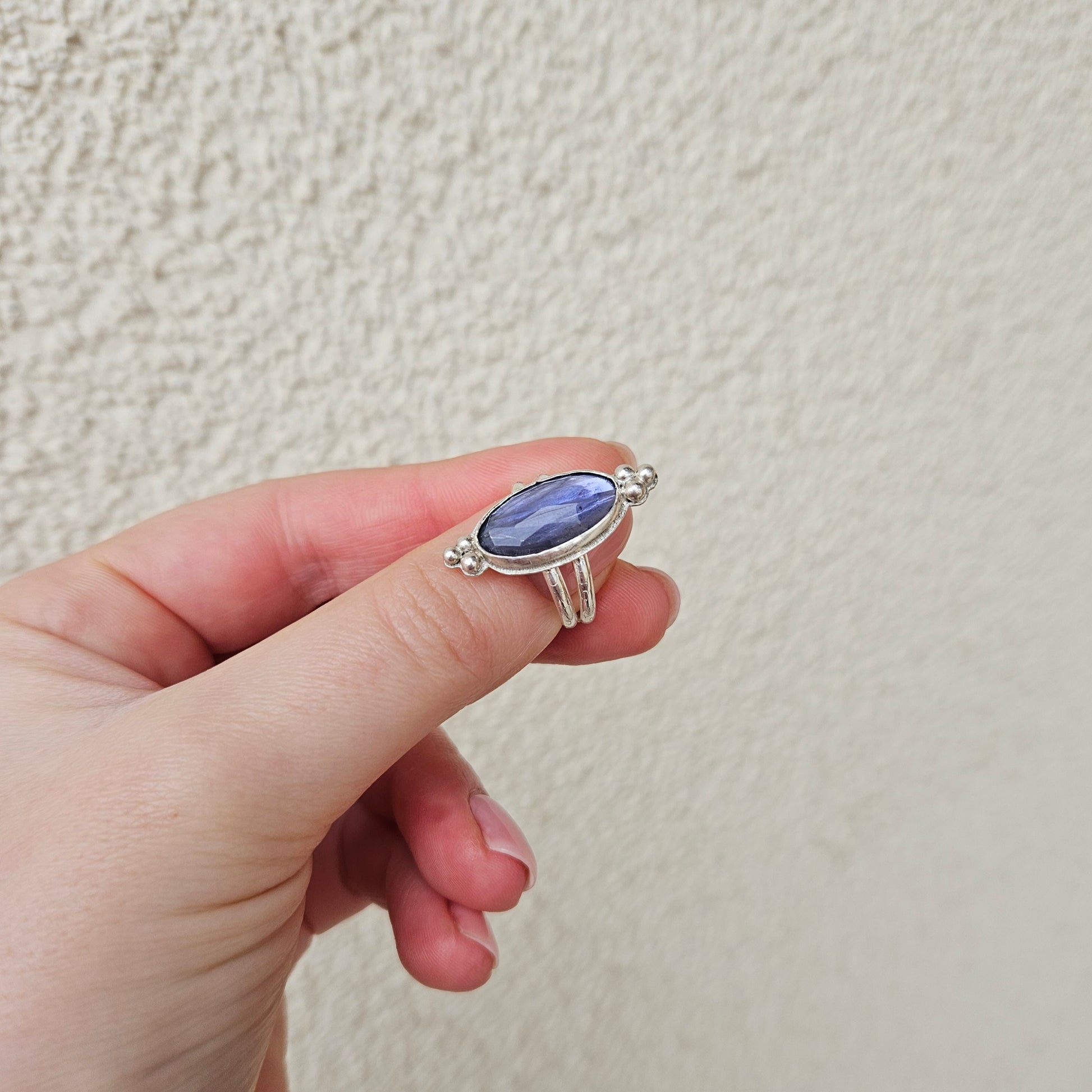 bijoux iolite, bague iolite, pierre iolite, pierre naturelle iolite