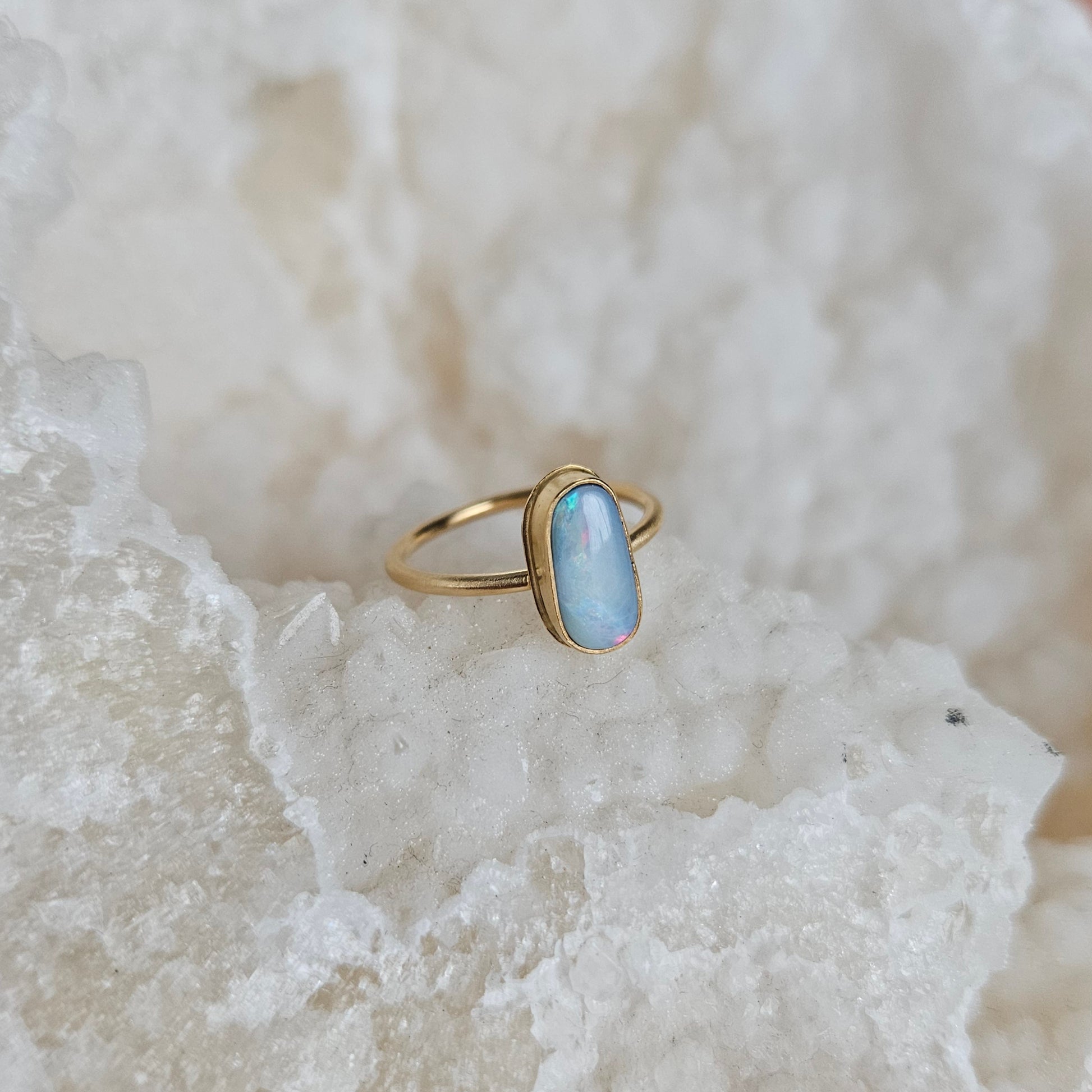pièce unique, bijoux unique, pierre opale australienne, bague or opale, plaqué or